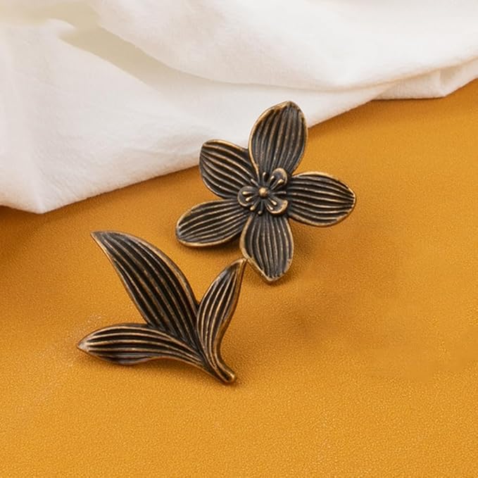 Flower Cabinet Knobs, Antique Brass, 4 Pack, Zinc Alloy Decorative Hardware for Decorative Handles for Furniture, Vanity, Kitchen,Closet, Bathroom – Unique Antique Pull