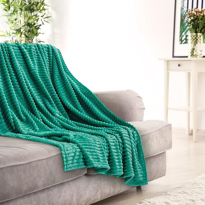 GO Premium Ultra Soft Fleece Blanket, Super Large Queen Size - Emerald Green Color, Perfect Cozy Gift, Super Warm Comfy - ECO-Certified, Hypoallergenic, 90" x 90"