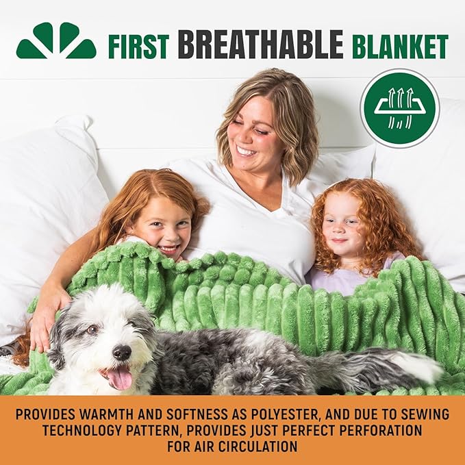 GO Premium Plush Soft Throw Blanket for Couch - Green Fleece Blanket for Living Room, Bedroom, Home Decor - Small Couch Blanket for Men, Women (50x60 Inches)