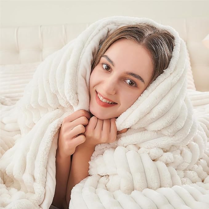 BEDELITE Fleece Full Comforter Set -Super Soft & Warm Fluffy Cream White Bedding, Luxury Fuzzy Heavy Bed Set for Winter with 2 Pillow Cases