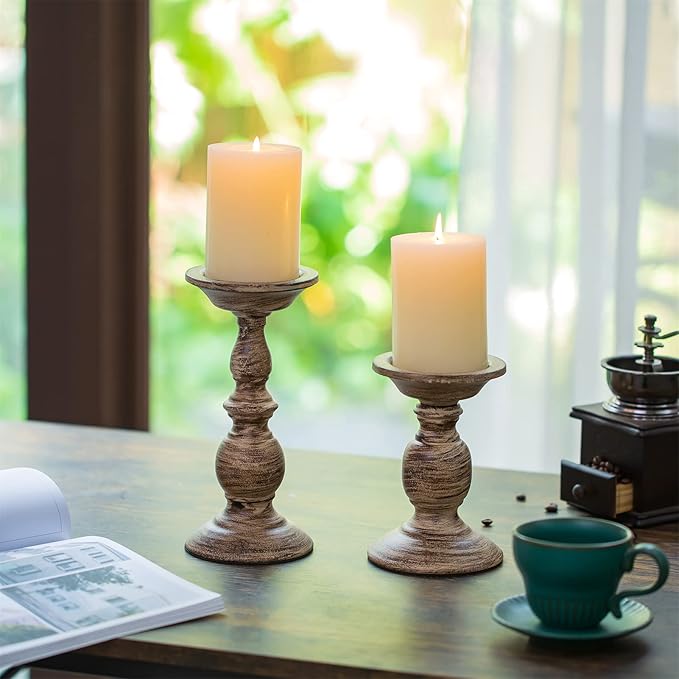 Sziqiqi Vintage Pillar Candle Holders Distressed Metal Candleholder, Shabby Chic Candle Stand Candlestick Holder Decorative Table Centerpiece Fireplace Decor Set of 2