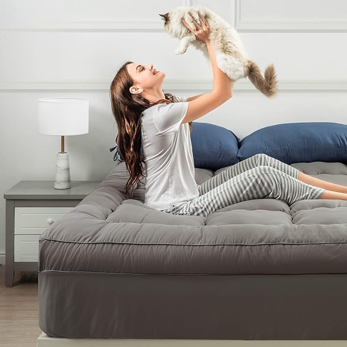 Marine Moon Mattress Topper Queen, Marine Moon Cooling Bed Topper Cover, Thick Soft Pillow Top Mattress Pad, Plush Hotel Down Alternative Mattress Topper with 8-21" Deep Pocket, Grey
