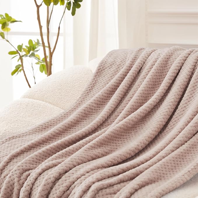 Exclusivo Mezcla Fleece Throw Blanket Extra Large, Super Soft and Warm Blankets for Couch, Sofa and Bed Waffle Textured, Cozy, Fuzzy and Lightweight (Camel, 50x70 Inches)