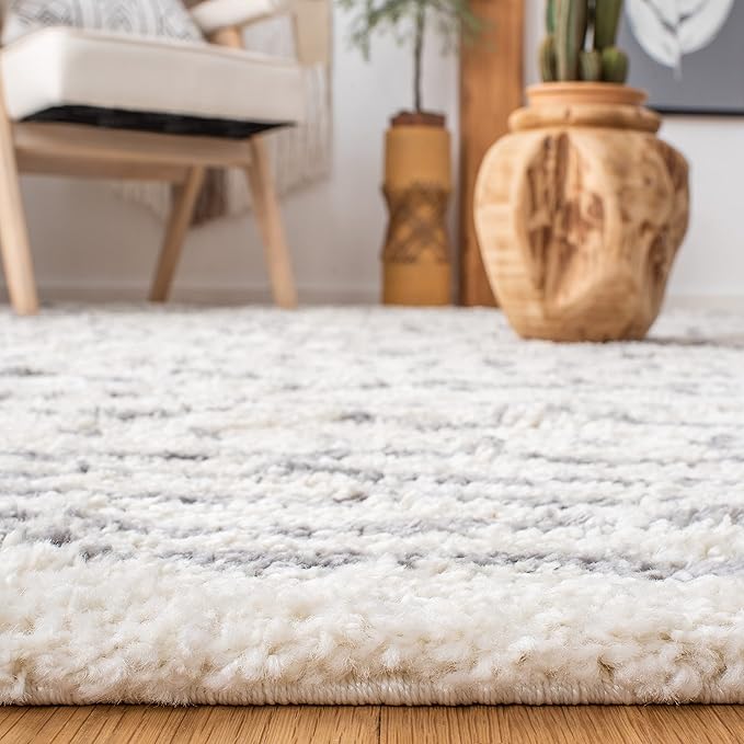 SAFAVIEH Arizona Shag Collection Accent Rug - 4' x 6', Ivory & Grey, Moroccan Design, Non-Shedding & Easy Care, 1.6-inch Thick Ideal for High Traffic Areas in Entryway, Living Room, Bedroom (ASG741F)