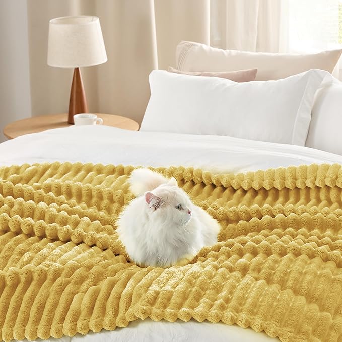 Bedsure GentleSoft Honey Full Blanket for Couch - Cozy Soft Blankets for Women, Cute Small Fleece Throws for Girls, Birthday Gifts for Women Decor Gifts for Mom, 84x90 Inches