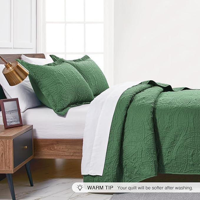 Love's cabin California King Size Quilt Set Olive Green Bedspreads - Soft Summer Lightweight Bedspread Comforter - Modern Coin Pattern Coverlet for All Season - 3 Pieces (1 Quilt, 2 Pillow Shams)