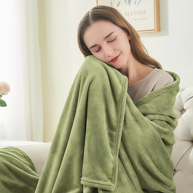 BEDELITE Fleece Blankets Queen Size Sage Green Throw Blankets for Bed, Luxury Plush Cozy Fuzzy Blanket 90x90 inches, Super Soft Warm Lightweight Throw Blanket All Seasons Suitable