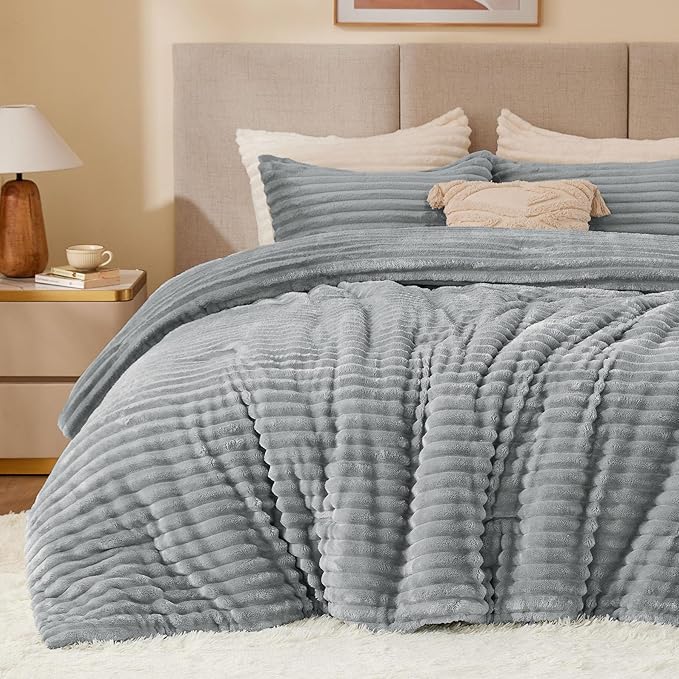 BEDELITE Fleece King Comforter Set -Super Soft & Warm Fluffy Light Grey Bedding, Luxury Fuzzy Heavy Bed Set for Winter with 2 Pillow Cases