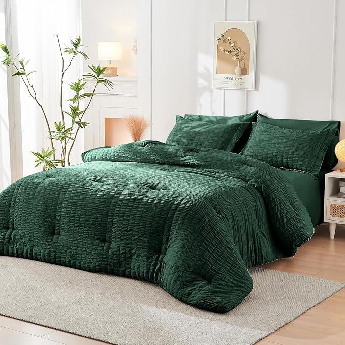 HYMOKEGE Emerald Green California King Comforter Set Seersucker 7 Pieces, All Season Luxury Bed in a Bag for Bedroom, Bedding Set with Comforter, Sheets, Pillowcases & Shams