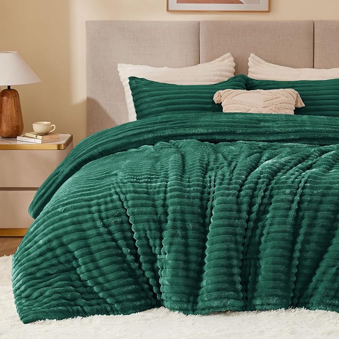 BEDELITE Fleece King Comforter Set -Super Soft & Warm Fluffy Dark Green Bedding, Luxury Fuzzy Heavy Bed Set for Winter with 2 Pillow Cases