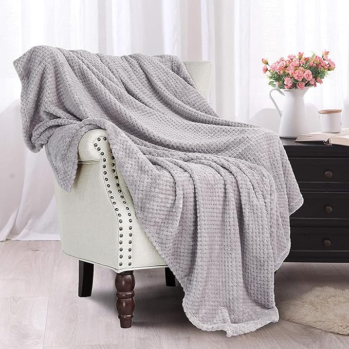 Exclusivo Mezcla Fleece Throw Blanket Extra Large, Super Soft and Warm Blankets for Couch, Sofa and Bed Waffle Textured, Cozy, Fuzzy and Lightweight (Light Grey, 50x70 Inches)