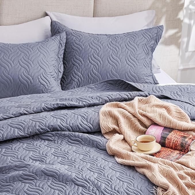 Love's cabin Quilts for Queen Bed Bluish Grey Bedspreads Bedding Set - Summer Lightweight Bedspread Comforter - Wave Pattern Bedding Coverlet for All Season - 3 Pieces (1 Quilt, 2 Pillow Shams)