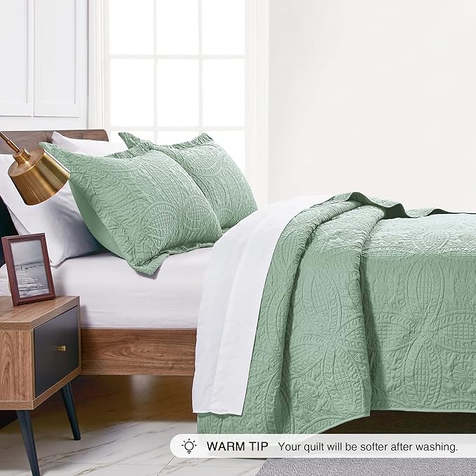 Love's cabin California King Size Quilt Bedding Set Sage Bedspreads - Cal King Summer Lightweight Bedspread Comforter - Coin Pattern Coverlet for All Season - 3 Pieces (1 Quilt, 2 Pillow Shams)
