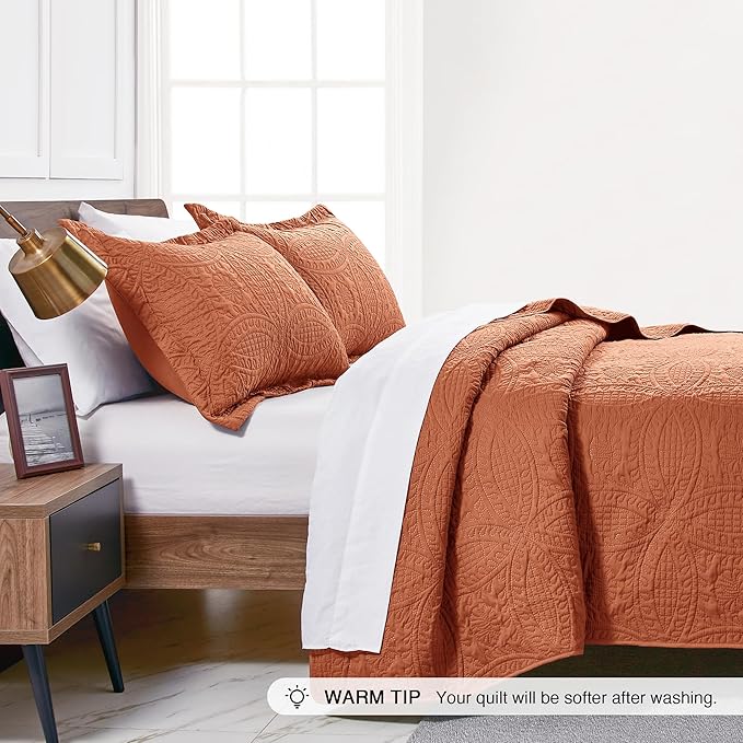 Love's cabin California King Size Quilt Bedding Set Umber Bedspreads - Cal King Summer Lightweight Bedspread Comforter - Coin Pattern Coverlet for All Season - 3 Pieces (1 Quilt, 2 Pillow Shams)