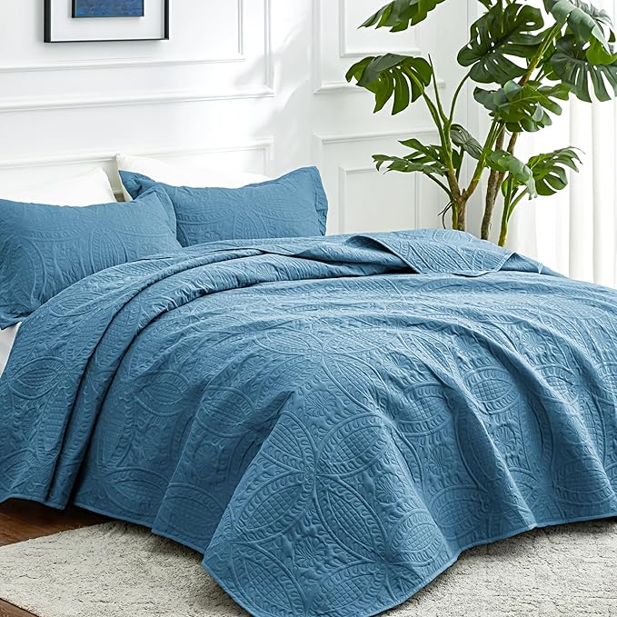 Love's cabin California King Size Quilt Bedding Set Misty Blue Bedspreads - Cal King Lightweight Bedspread Comforter - Coin Pattern Coverlet for All Season - 3 Pieces (1 Quilt, 2 Pillow Shams)