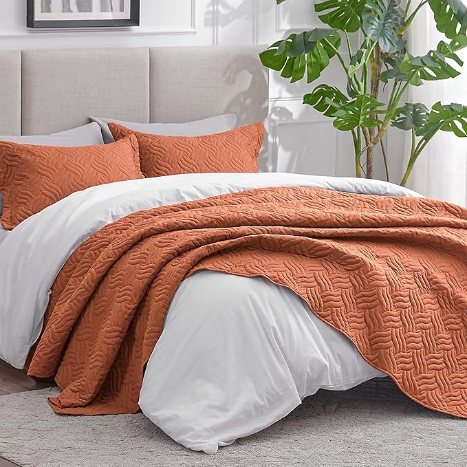 Love's cabin California King Size Quilt Bedding Set Umber Bedspread - Cal King Summer Lightweight Bedspread Comforter - Wave Pattern Coverlet for All Season - 3 Pieces (1 Quilt, 2 Pillow Shams)