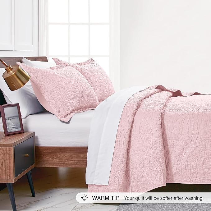 Love's cabin California King Size Quilt Bedding Set Pink Bedspreads - Cal King Summer Lightweight Bedspread Comforter - Coin Pattern Coverlet for All Season - 3 Pieces (1 Quilt, 2 Pillow Shams)