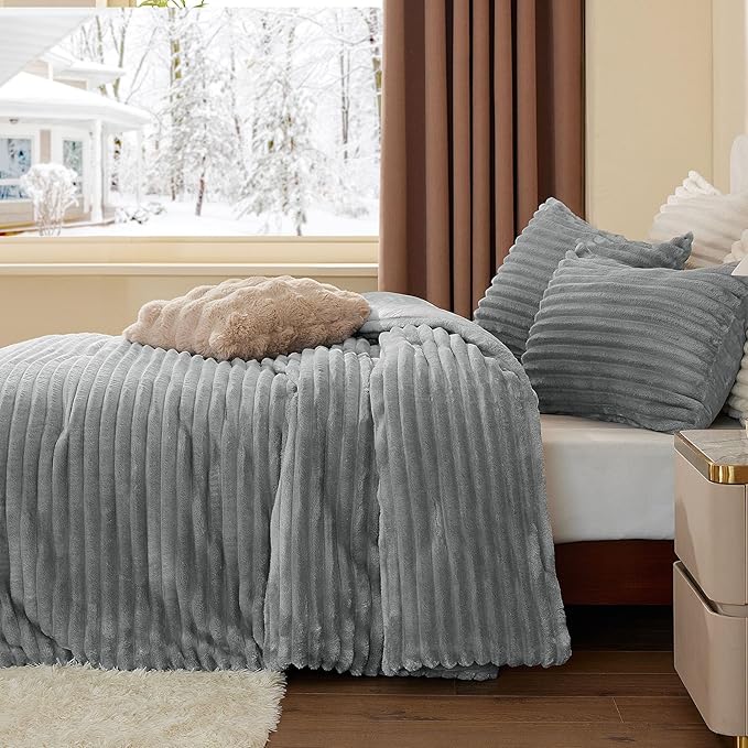 BEDELITE Fleece King Comforter Set -Super Soft & Warm Fluffy Light Grey Bedding, Luxury Fuzzy Heavy Bed Set for Winter with 2 Pillow Cases