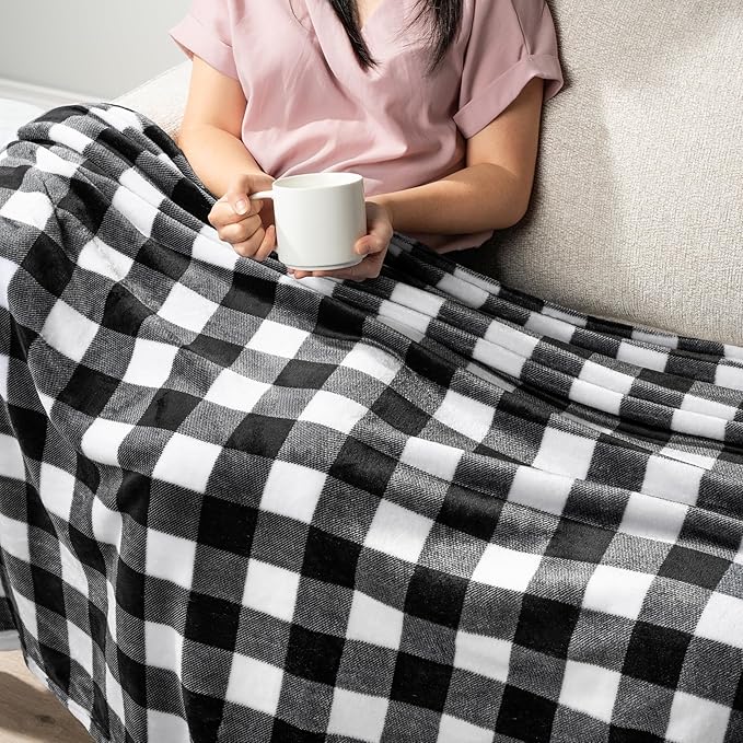 PAVILIA Black and White Buffalo Plaid Fleece Throw Blanket for Couch, Soft Checkered Flannel Blanket for Sofa, Plaid Christmas Couch Throw Bed, Warm Cozy Decorative Blanket Fall Decor Gift, 50x60