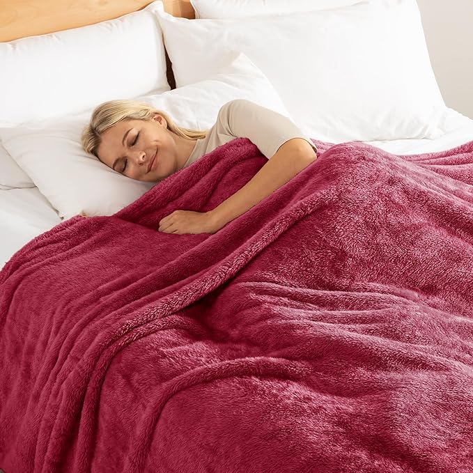 Exclusivo Mezcla Plush Fuzzy Fleece Bed Blanket Queen Size, Super Soft, Fluffy and Warm Blankets Suitable for All Seasons (Deep Red, 90x90 Inches)