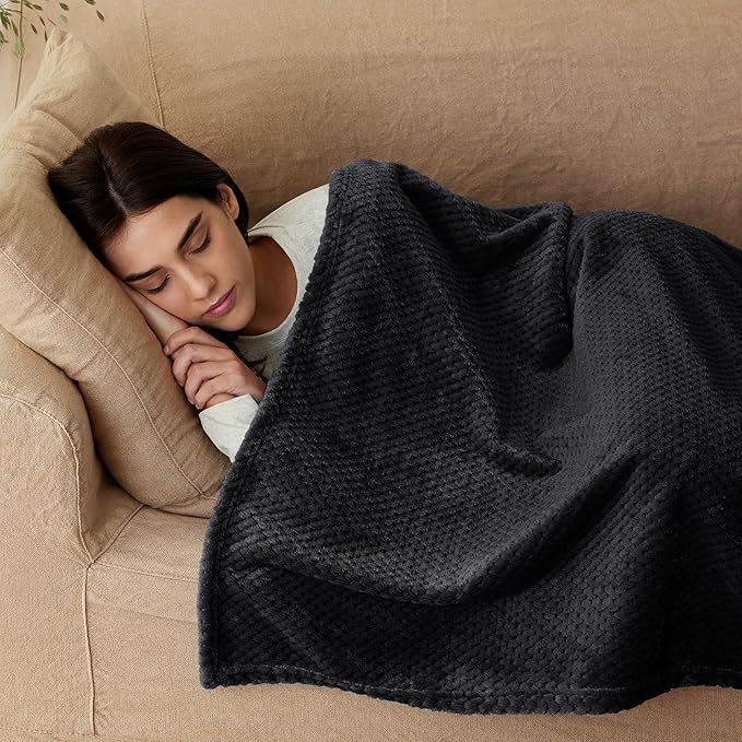 Exclusivo Mezcla Fleece Bed Blanket Queen Size, Super Soft and Warm Blankets for Couch, Sofa and Bed Waffle Textured, Cozy, Fuzzy and Lightweight (Black, 90x90 Inches)