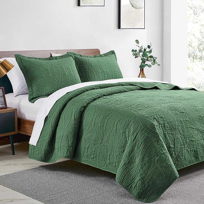 Love's cabin King Size Quilt Set Olive Green Bedspreads - Soft Bed Summer Lightweight Bedspread Comforter - Modern Style Coin Pattern Coverlet for All Season - 3 Pieces (1 Quilt, 2 Pillow Shams)