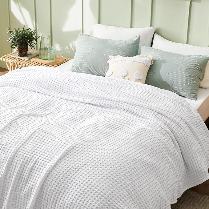Bedsure Cooling Cotton Waffle King Size Blanket - Lightweight Breathable Summer Blanket of Rayon Derived from Bamboo for Hot Sleepers, Luxury Throws for Bed, Couch and Sofa, White, 104x90 Inches