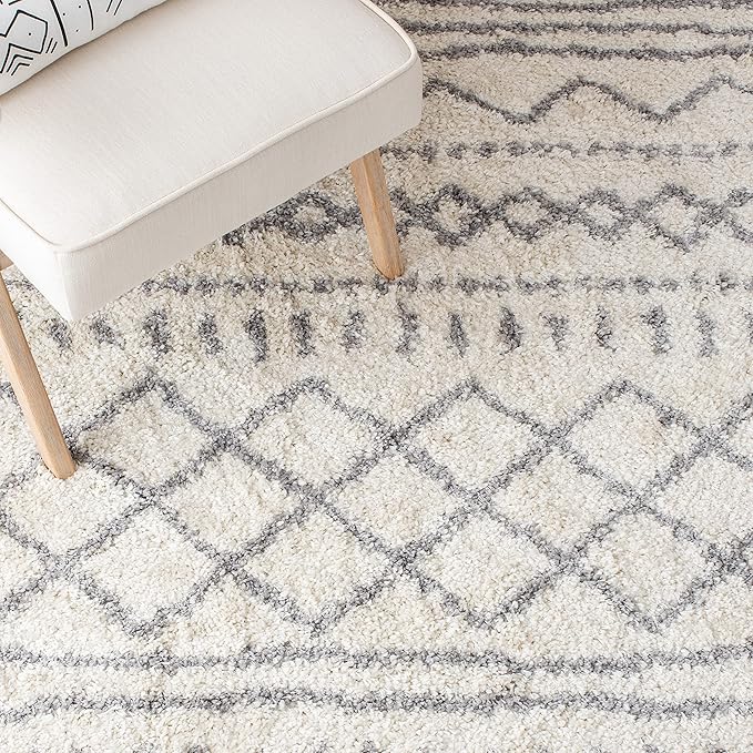 SAFAVIEH Arizona Shag Collection Accent Rug - 3'2" Round, Ivory & Grey, Geometric Design, Ideal for High Traffic Areas in Entryway, Kitchen & Bathroom (ASG741F-3R)